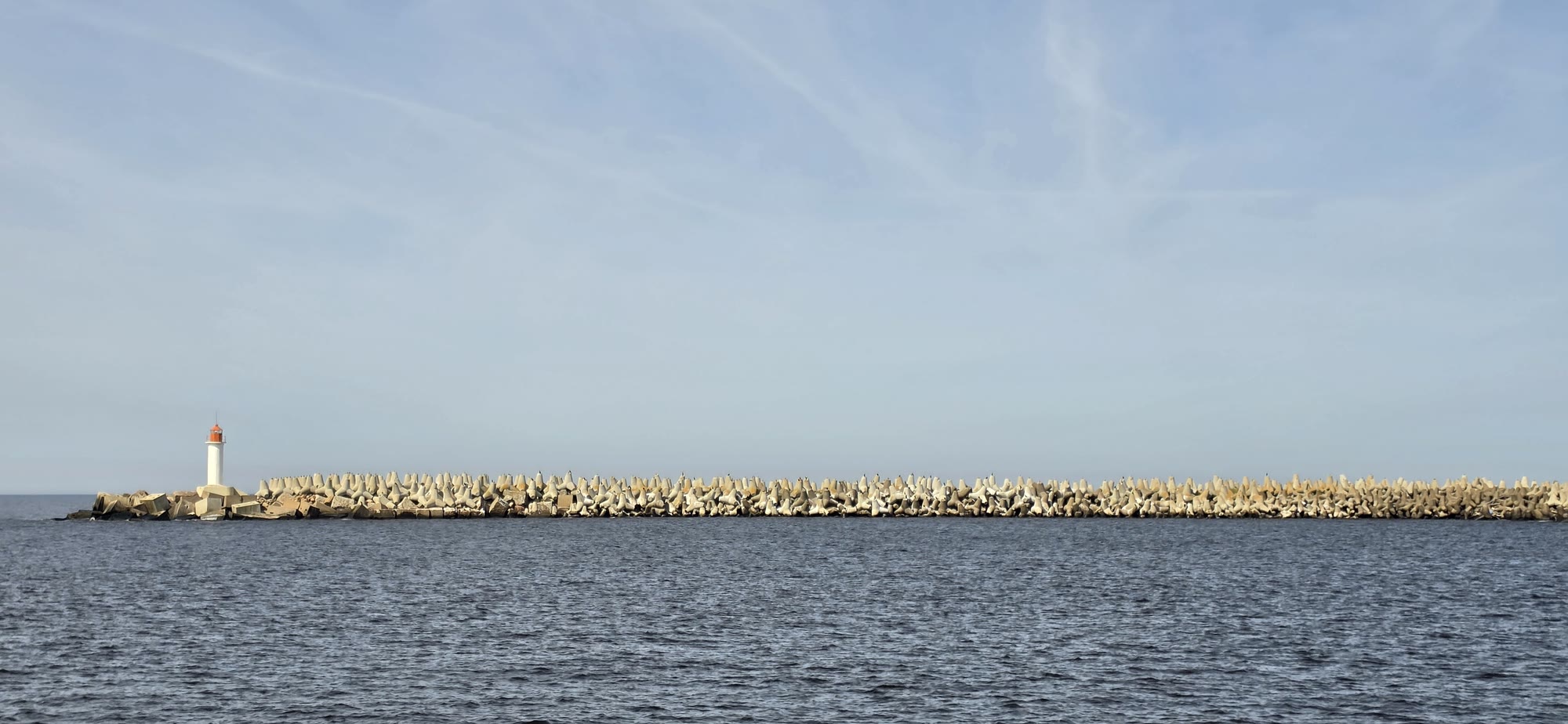 Ventspils ostas mols un bāka
